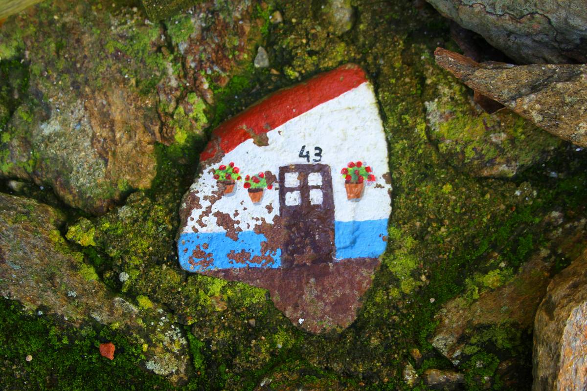Outdoor Activity Rock Painting Design Easy: Turn Pebbles into Outdoor Art
